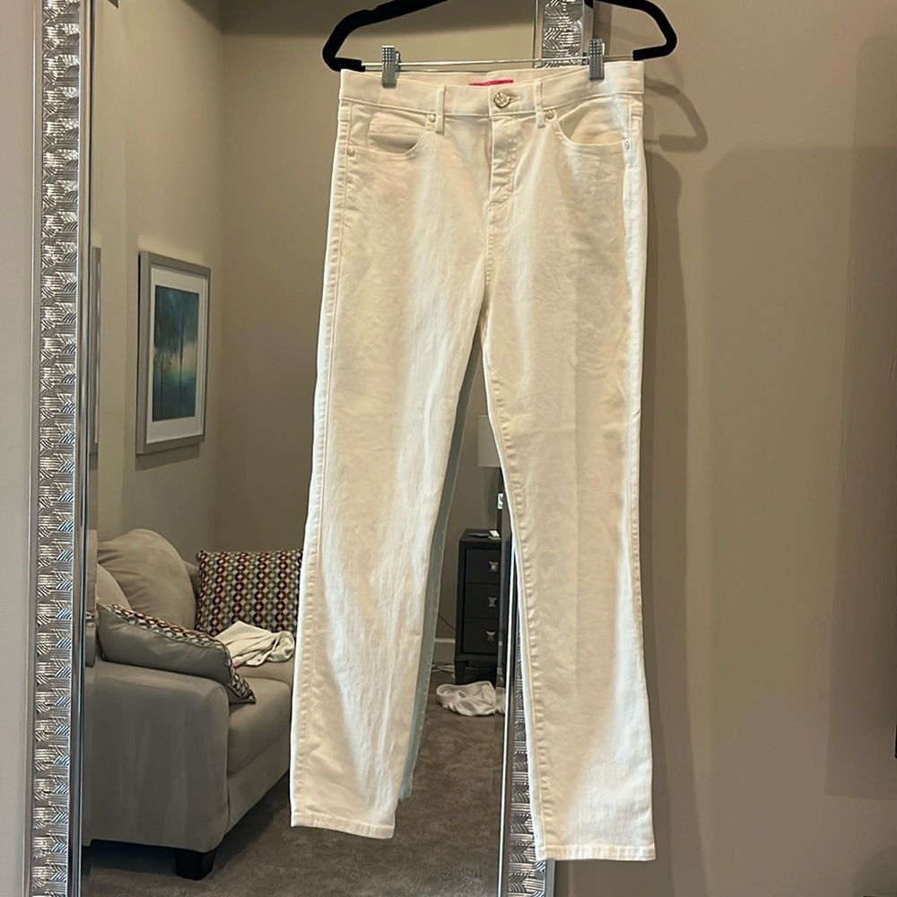 Lilly Pulitzer white skinny jeans. Size 10. Like new.